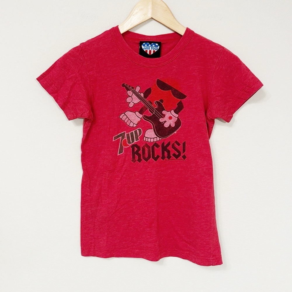JUNK FOOD “7-UP ROCKS!” T-shirt Red Size XS